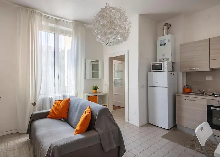 Vicino Ospedale Con Self Check-in פארמה