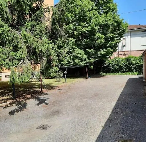 Vicino Ospedale Con Self Check-in Πάρμα